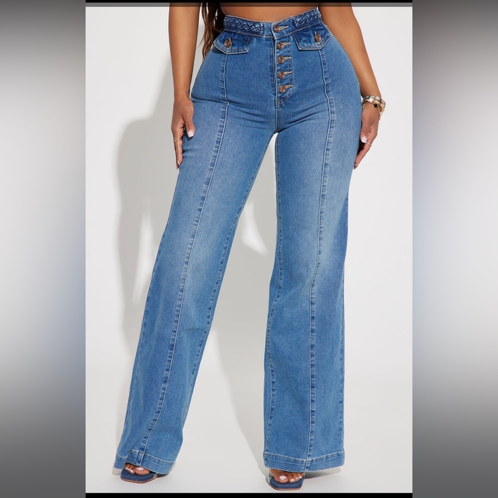 Fashion Nova flare jeans. Size 3. EUC.